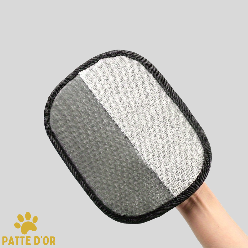 Gant Patte D'Or : Retirez tous les poils en un seul passage.